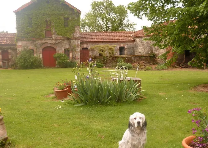 Le Logis 3* Les Pineaux